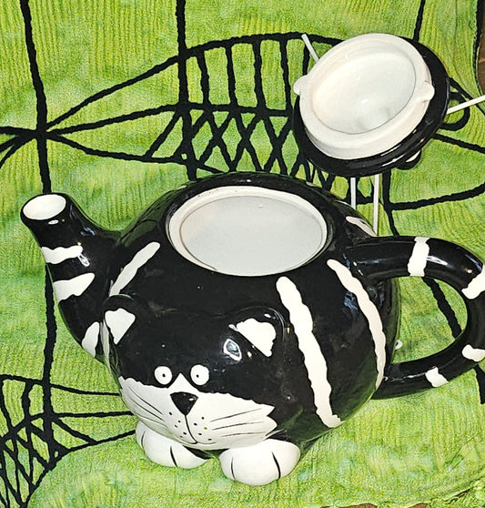 Chester Cat Teapot